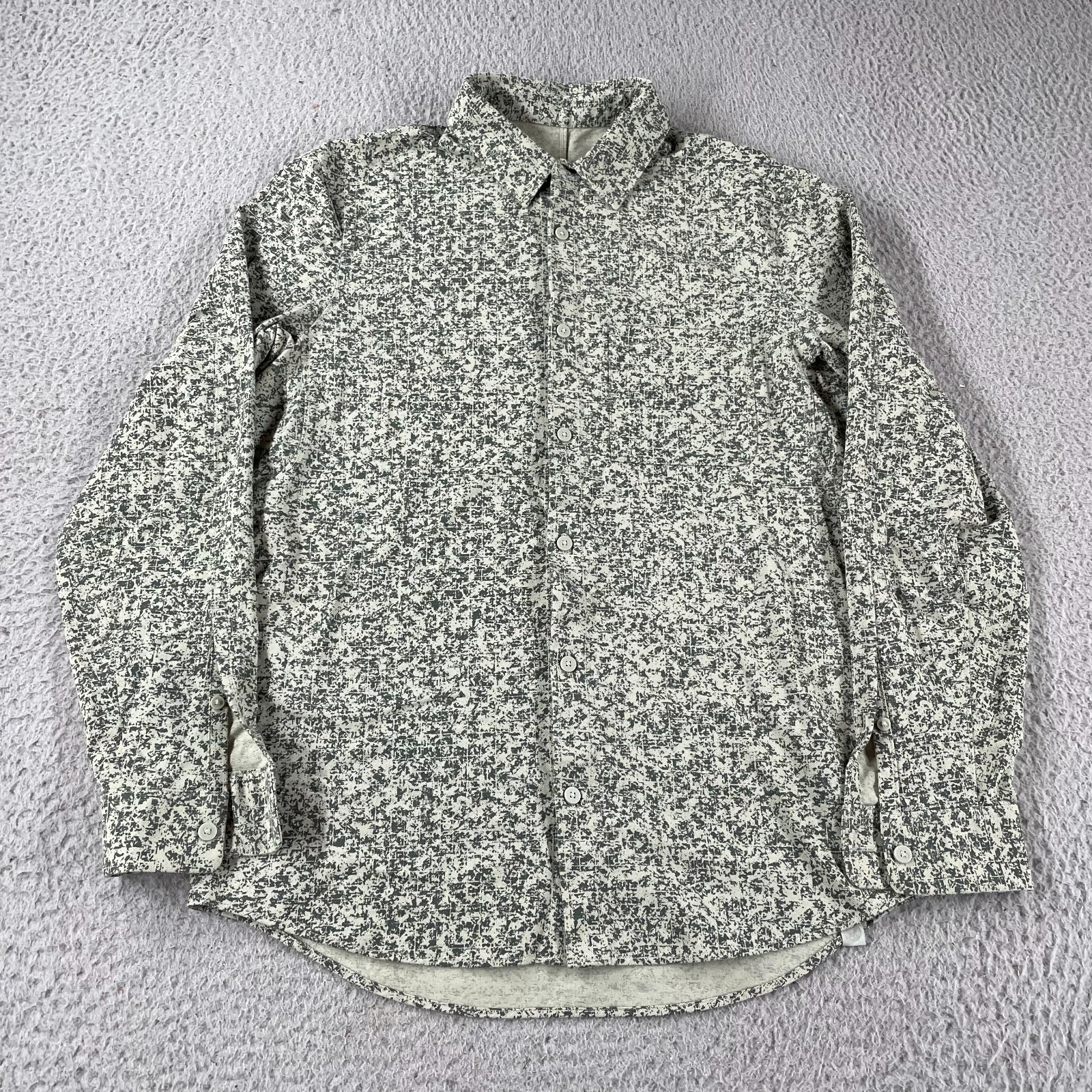 Lululemon Mens Particle Camo Performance Button Front Fits Size Small Green